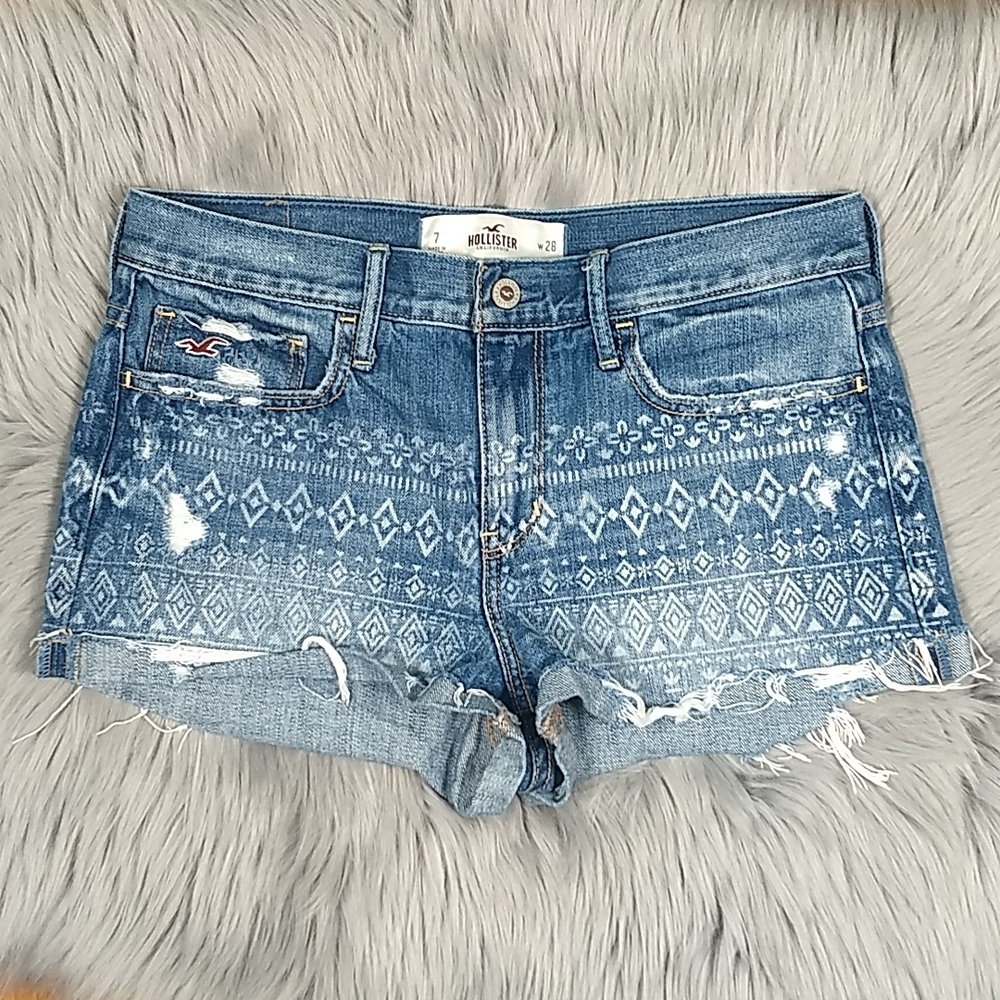 HOLLISTER Bleached distressed Short shorts Size 7/28"